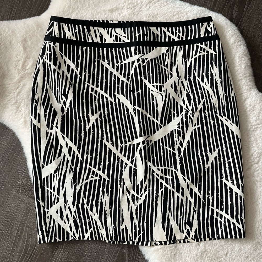 Black and Ivory‎ Patterned Women's Skirt